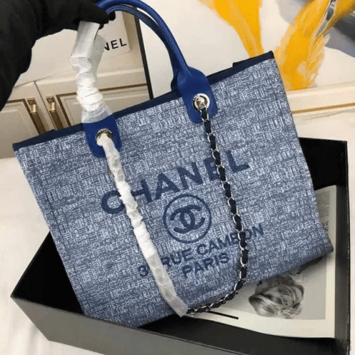 Choose the Right AAA Handbag for You: Know More post thumbnail image