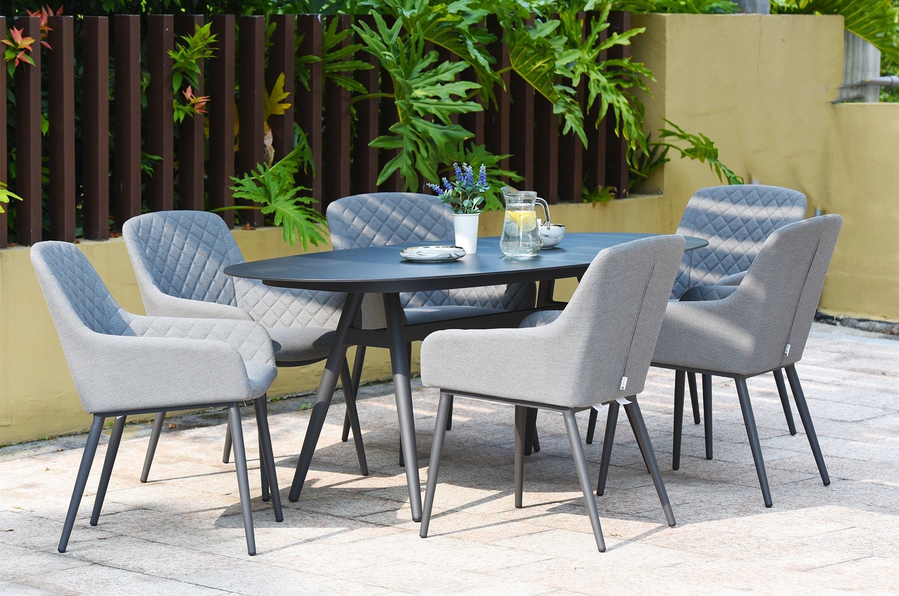 Outdoor Patio Dining Sets for Small Spaces: How to Choose post thumbnail image